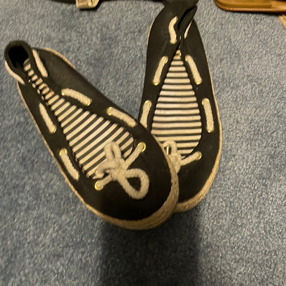 CHAPS women’s flat sneakers